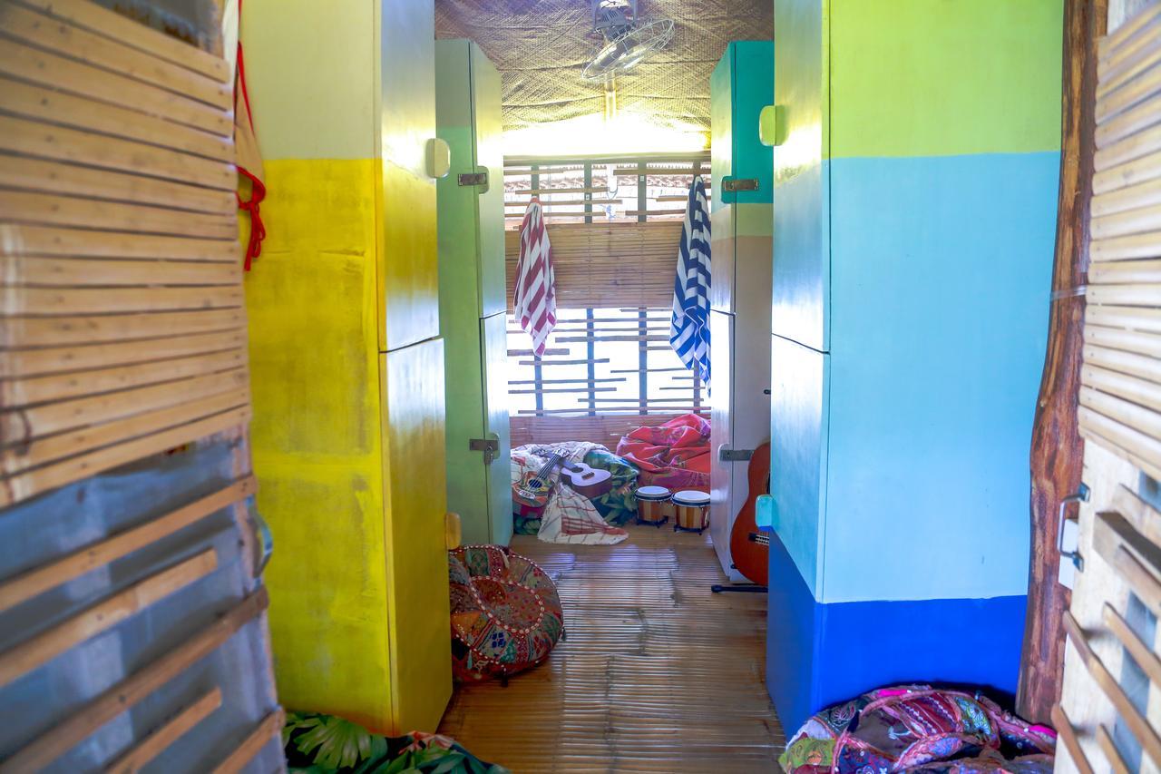 Flotsam And Jetsam Artist Beach Hostel San Juan  Exterior foto